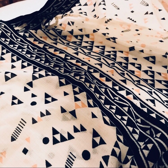 Écote | Tribal Pattern Sheer Blouse | Small - Picture 4 of 8